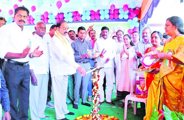 ప్రపంచంతో పోటీ పడేలా ఎదగాలి
