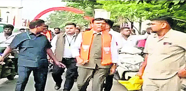 కేంద్రమంత్రికి అవమానం