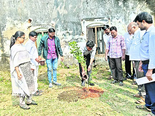 ప్లాస్టిక్‌ రహిత జిల్లాగా మారుద్దాం 