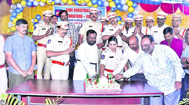 అన్ని పండుగలు జరుపుకోవాలి