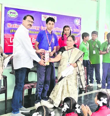 విద్యుత్‌ పొదుపుపై అవగాహన పెంచుకోవాలి 