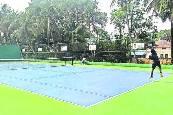 అగ్నిప్రమాదంలో పూరిళ్లు దగ్ధం 