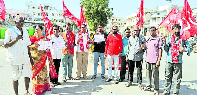 ‘ఉపాధి’ చట్టాన్ని కొనసాగించాలి