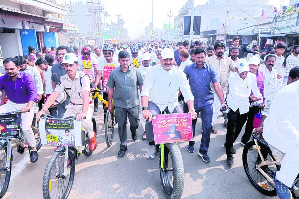 మత్తుతో జీవితం చిత్తు 