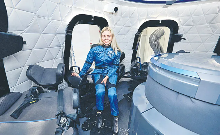 చక్రాల కుర్చీలో అంతరిక్ష యాత్ర 