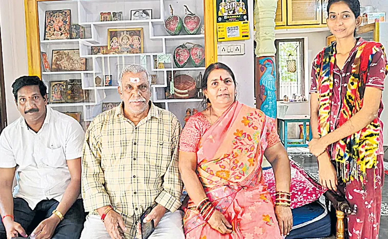 ఉచిత పంటల బీమాతో అప్పుల ఊబి నుంచి బయటకు..