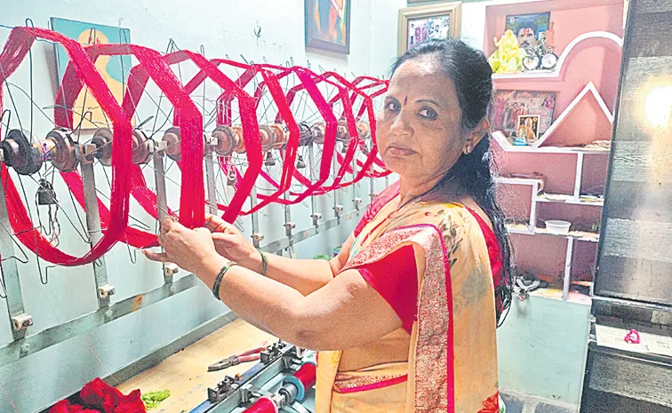 నేతన్న కుటుంబానికి జగనన్న అండ