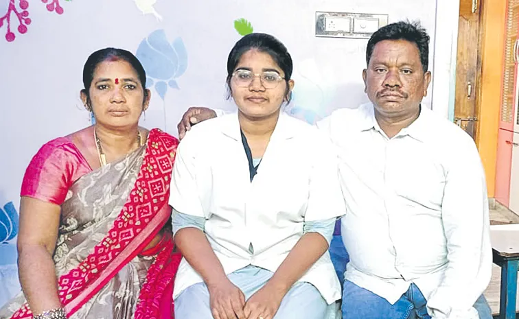 జగనన్న వల్లే మా అమ్మాయి డాక్టర్‌