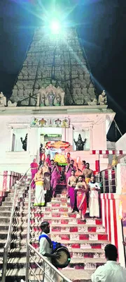 మన్యంకొండలో  వైభవంగా తిరుచ్చి సేవ 