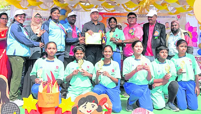 క్రీడల్లోనూ రాణించాలి