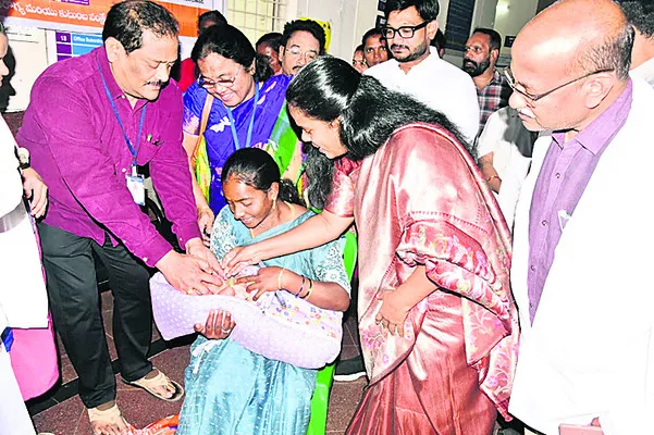 అభివృద్ధి పనులకు శంకుస్థాపన 