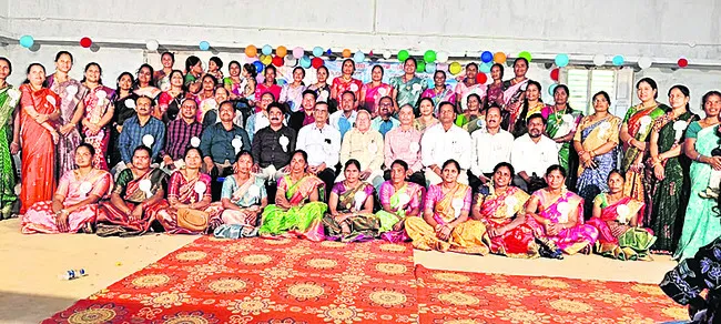 పూర్వ విద్యార్థుల ఆత్మీయ సమావేశం 
