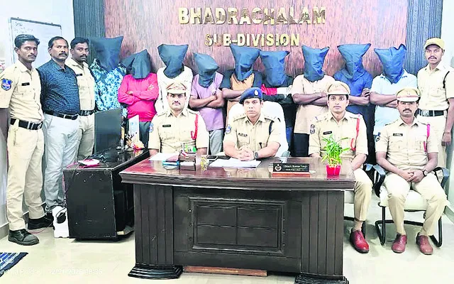 హత్య కేసులో తొమ్మిది మంది అరెస్ట్‌..
