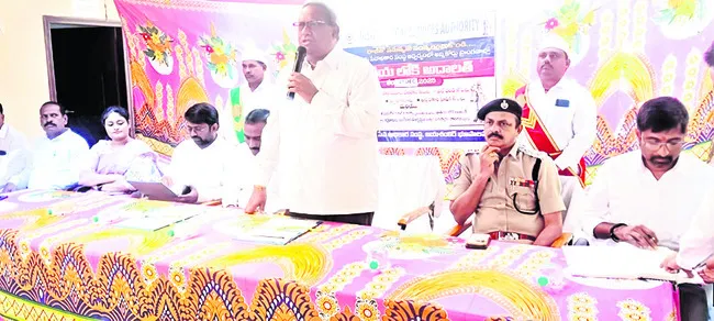 నైతిక విలువలు పాటించాలి