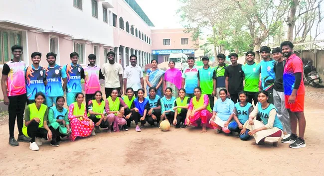 సీనియర్‌ నెట్‌బాల్‌ పోటీలకు జిల్లా జట్టు ఎంపిక 