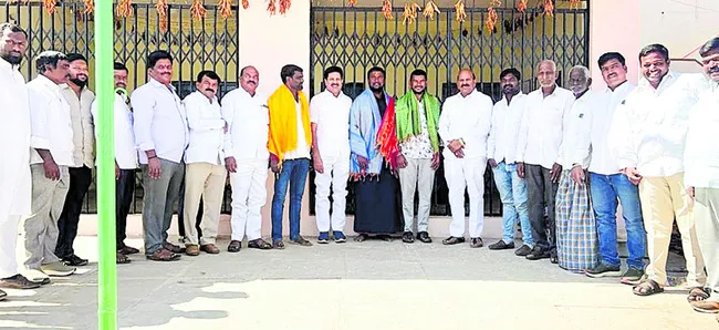 లోడర్‌ కిందపడి  కార్మికుడి మృతి 