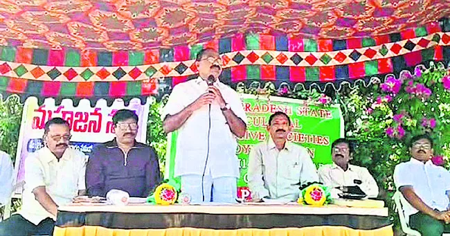 సహకార ఉద్యోగుల సమస్యల పరిష్కారానికి కృషి 