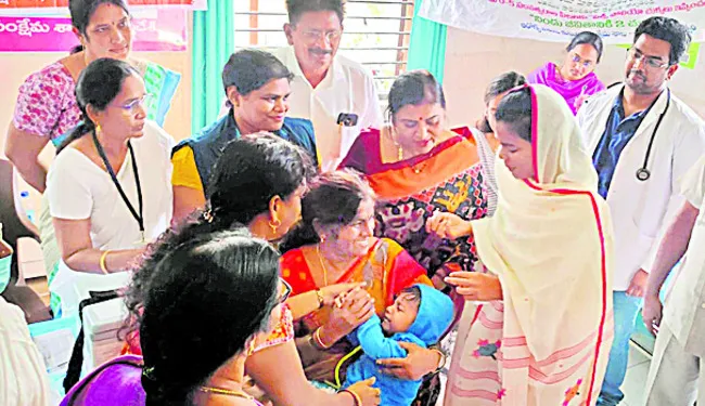 పోలియో చుక్కలతో నిండు జీవితం