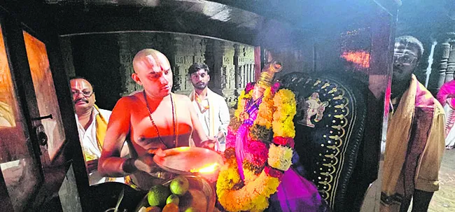 ఘనంగా పగల్‌పత్తు ఉత్సవాలు 