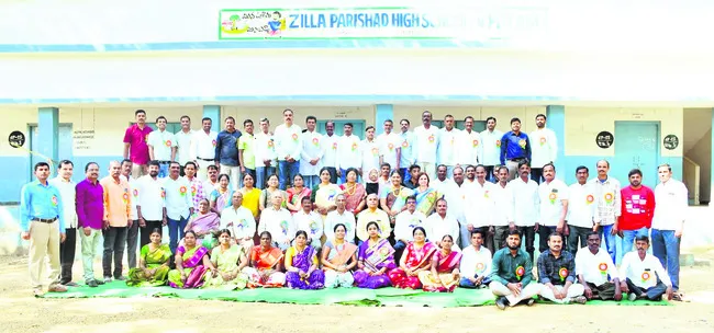 పూర్వ విద్యార్థుల ఆత్మీయ సమ్మేళనం 