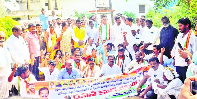 ఉపాధి హామీ పేరు మార్పు మూర్ఖత్వం