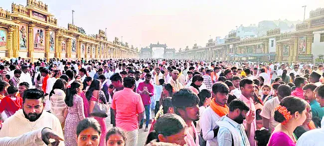 రాఘవేంద్రయా నమోస్తుతే!