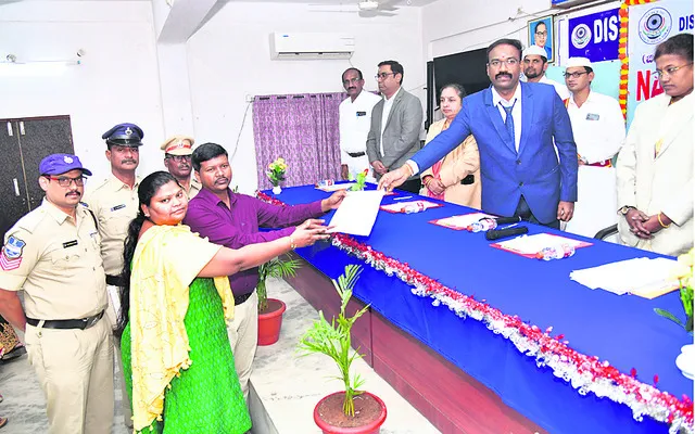 రాజీతో కేసుల సత్వర పరిష్కారం