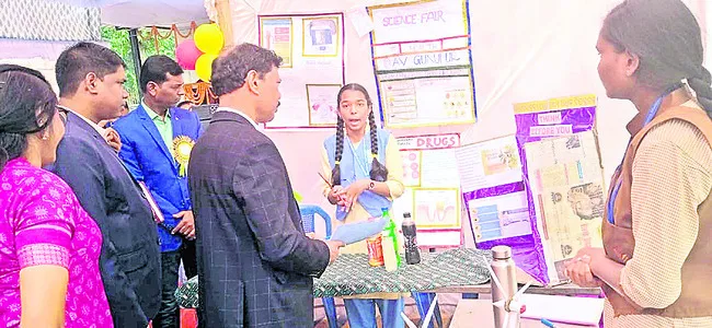 వైజ్ఞానిక రంగంలో విద్యార్థులకు ప్రోత్సాహం 