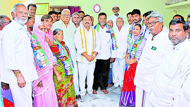 వైఎస్సార్‌ సీపీలో చేరిన అమరావతి టీడీపీ నేతలు 