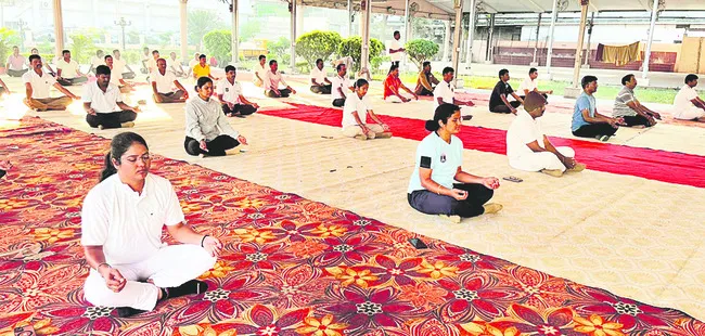 యోగా సాధనతో  సంపూర్ణ ఆరోగ్యం 