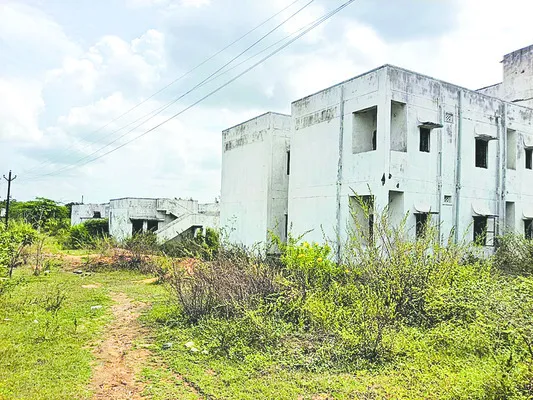 ప్రజాధనం వృథా 