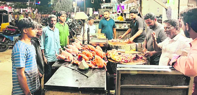 కొండెక్కిన కోడి ధర