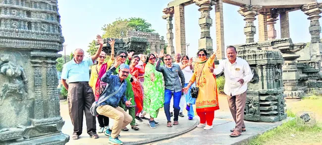 కోటను సందర్శించిన విదేశీయులు 