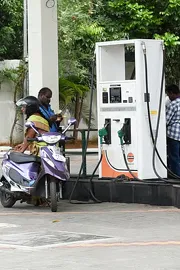 Odisha announced will not allowed to sell petrol or diesel with out valid PUC
