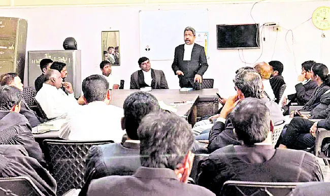 న్యాయవాదుల సమస్యల పరిష్కారానికి కృషి