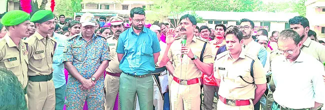 అత్యవసర సమయాల్లో అప్రమత్తంగా ఉండాలి