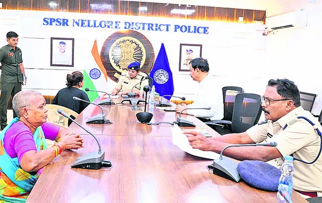 చట్ట పరిధిలో సమస్యలు పరిష్కరిస్తాం