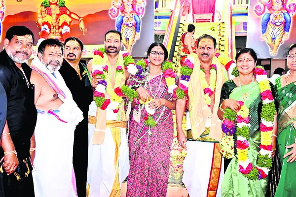 భక్తిశ్రద్ధలతో అయ్యప్పస్వామి పడిపూజ