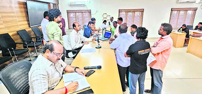 అర్జీలను త్వరితగతిన పరిష్కరించాలి 