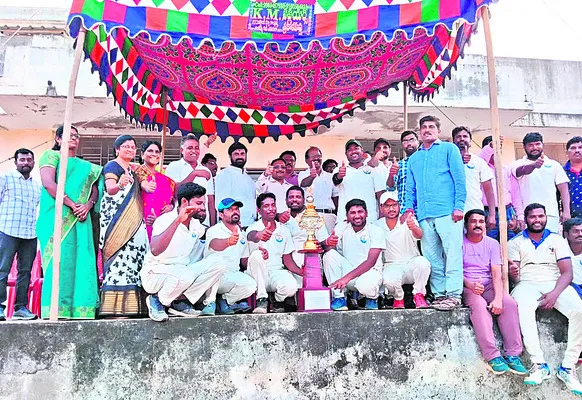 క్రీడలతో ఉపాధ్యాయులకు ఉత్సాహం