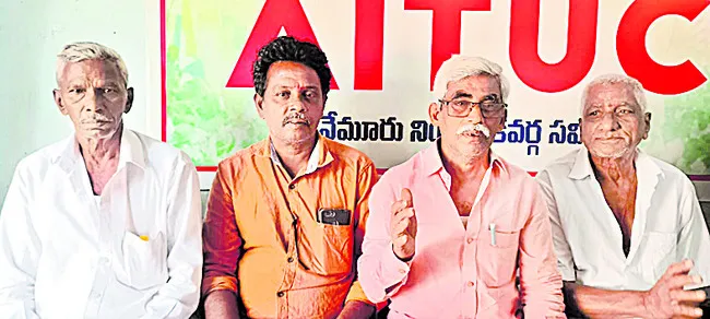 సొసైటీల సమస్యలు పరిష్కరించడంలో ప్రభుత్వం విఫలం 