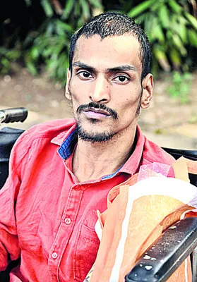 పింఛన్‌ నిలిచిపోవడంతో వీధిన పడ్డాం 
