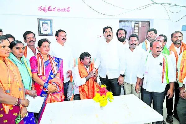 ఉత్తమ సేవలందించి ఆదర్శంగా నిలవాలి
