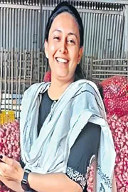 Woman agripreneur Kalyani Shinde revolutionizes onion storage with IoT