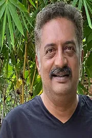 Prakash Raj Update On Mahesh Babu and Rajamouli Varanasi17