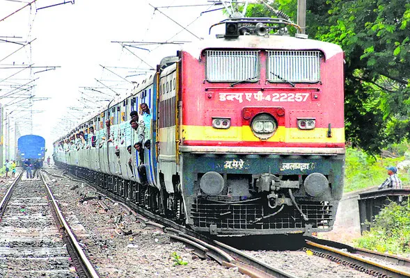 స్పెషల్‌ రైళ్లు పొడిగింపు 