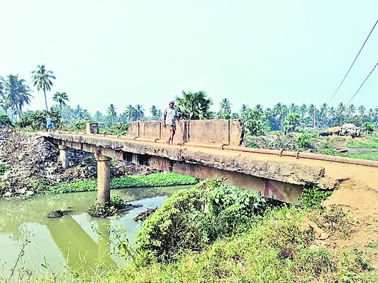 ● రక్షణ లేదిక్కడ! 