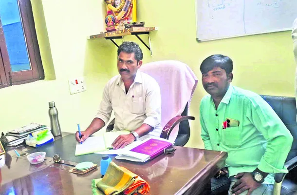 సహకార సంఘాలకు ప్రత్యేక అధికారులు 