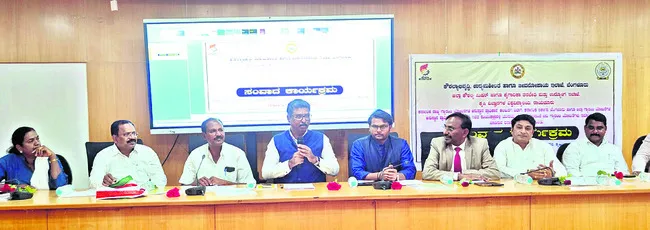 గ్యారెంటీల అమలులో   నిర్లక్ష్యం వద్దు