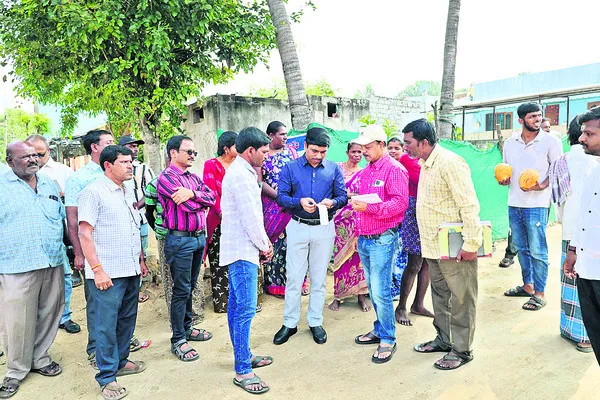 ‘కరెంటోళ్ల జనబాట’తో జవాబుదారీతనం 